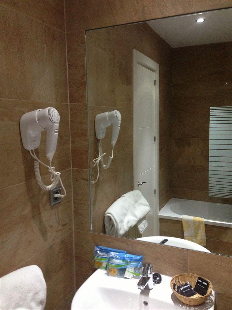 Hostal Los Angeles Madrid Eksteriør bilde