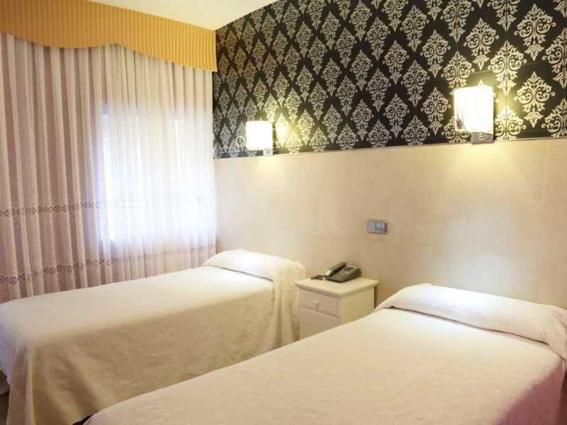Hostal Los Angeles Madrid Eksteriør bilde